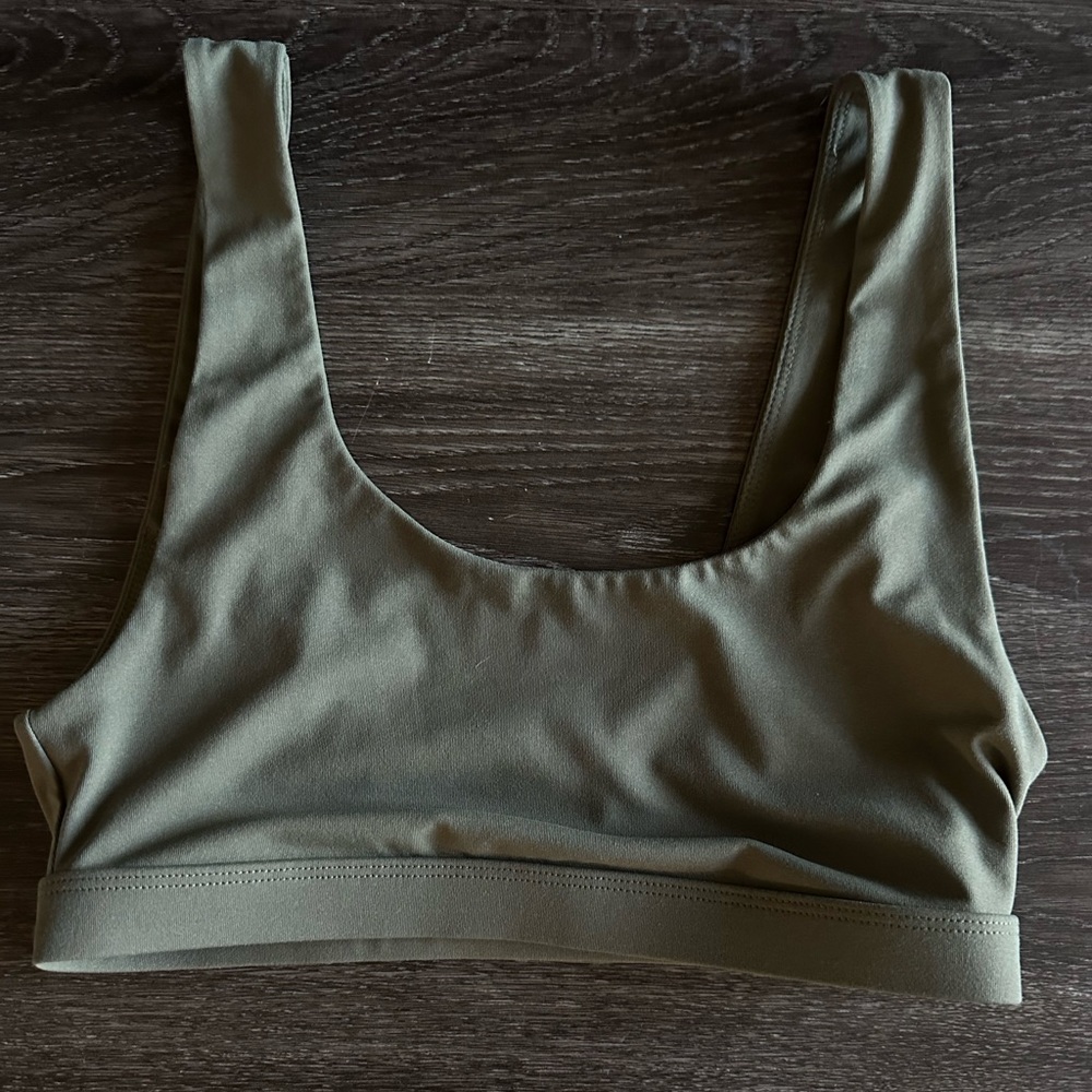 Brand new fabletic sports bra